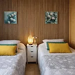 Penthouse With Private Hot Tub ,2 Bedrooms, Walk To Апартаменты
