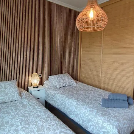 Isla De 1, Jacuzzi, 80m From The Sea, Ac, Bbq, Private Parking, Big Terrace 아파트 베날마데나코스타