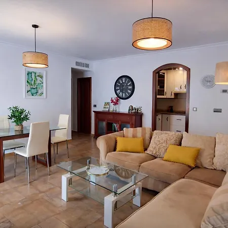 Penthouse With Private Hot Tub ,2 Bedrooms, Walk To Апартаменты *