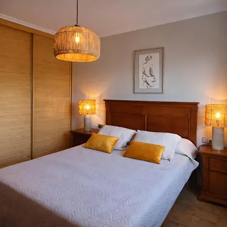Апартаменты Penthouse With Private Hot Tub ,2 Bedrooms, Walk To Бенальмадена