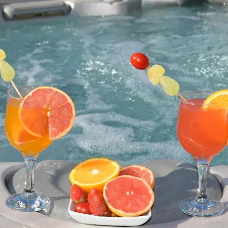 Isla De 1, Jacuzzi, 80m From The Sea, Ac, Bbq, Private Parking, Big Terrace * Benalmadena