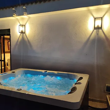 Isla De 1, Jacuzzi, 80m From The Sea, Ac, Bbq, Private Parking, Big Terrace *